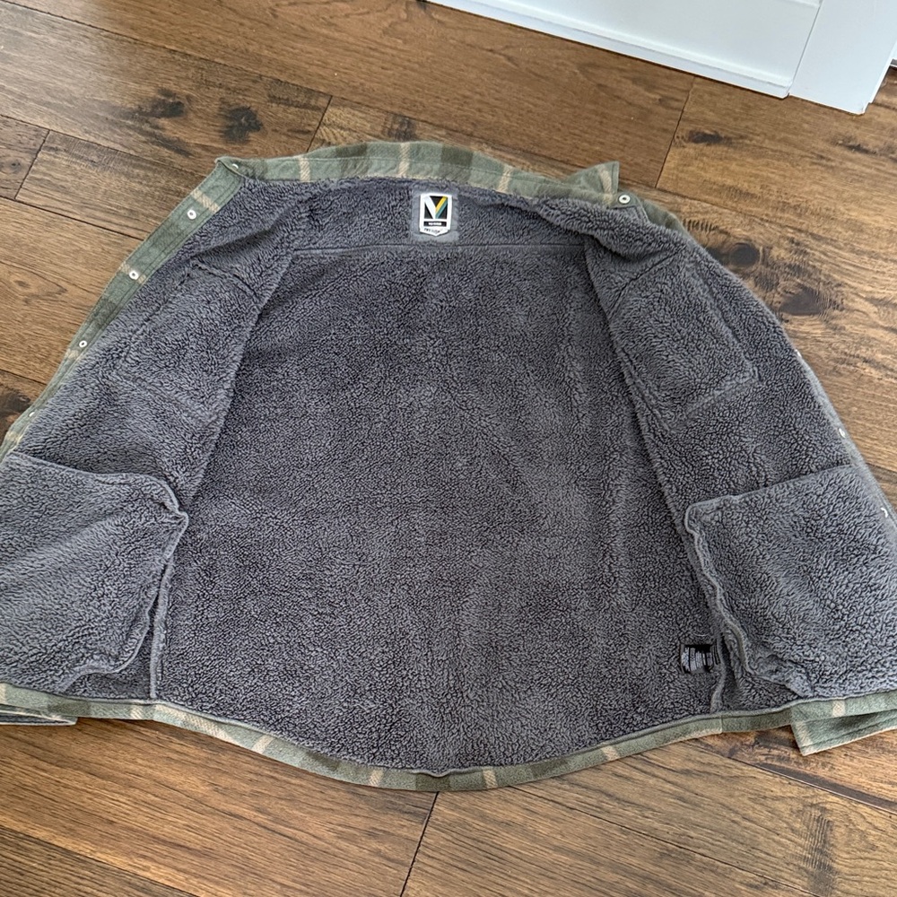 Olive Plaid Men's Shirt Jacket - Picture 6 of 8